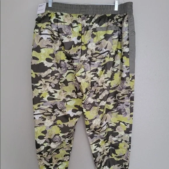 ‼️ONLY 1‼️ Nike Women’s Outfit XXL - Picture 12 of 16